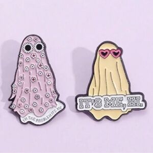 SET OF 2 ANTI-HERO GHOST PINS ITS ME HI IM THE PROBLEM ITS ME - TAYLOR PIN